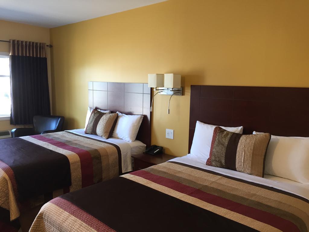 Fox Motor Inn Greater Napanee Zewnętrze zdjęcie