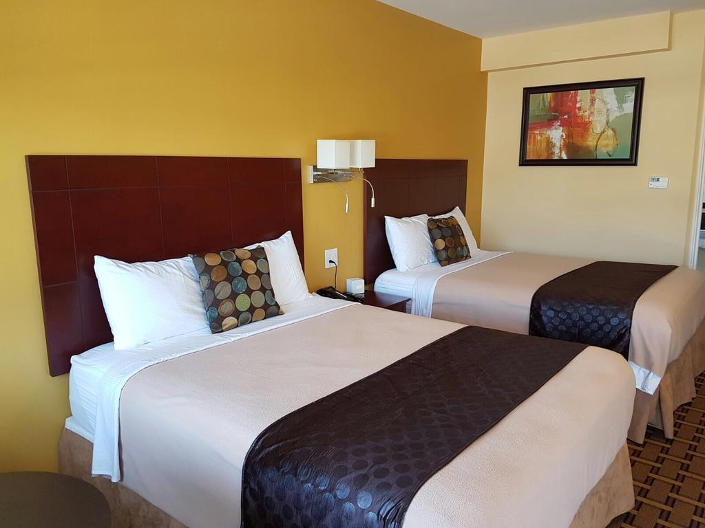 Fox Motor Inn Greater Napanee Zewnętrze zdjęcie