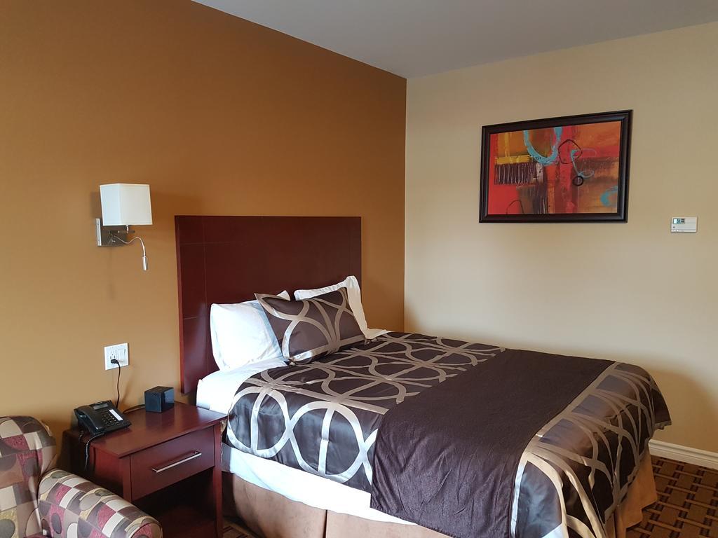 Fox Motor Inn Greater Napanee Zewnętrze zdjęcie