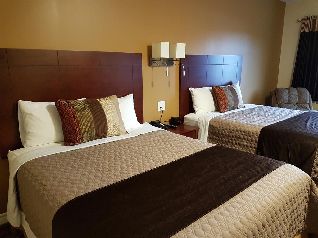 Fox Motor Inn Greater Napanee Zewnętrze zdjęcie