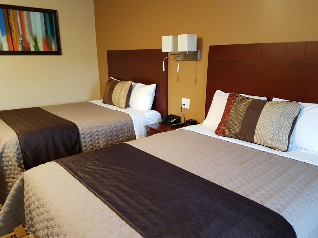 Fox Motor Inn Greater Napanee Zewnętrze zdjęcie