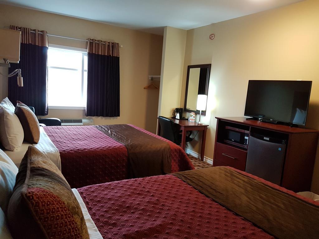 Fox Motor Inn Greater Napanee Zewnętrze zdjęcie