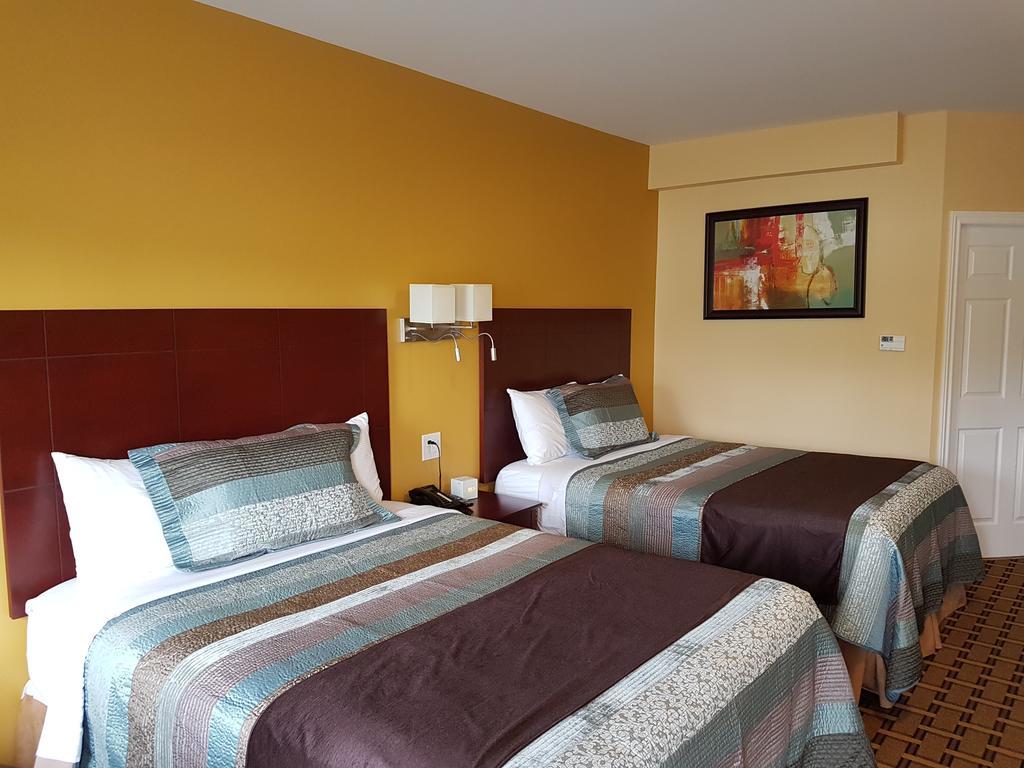 Fox Motor Inn Greater Napanee Zewnętrze zdjęcie