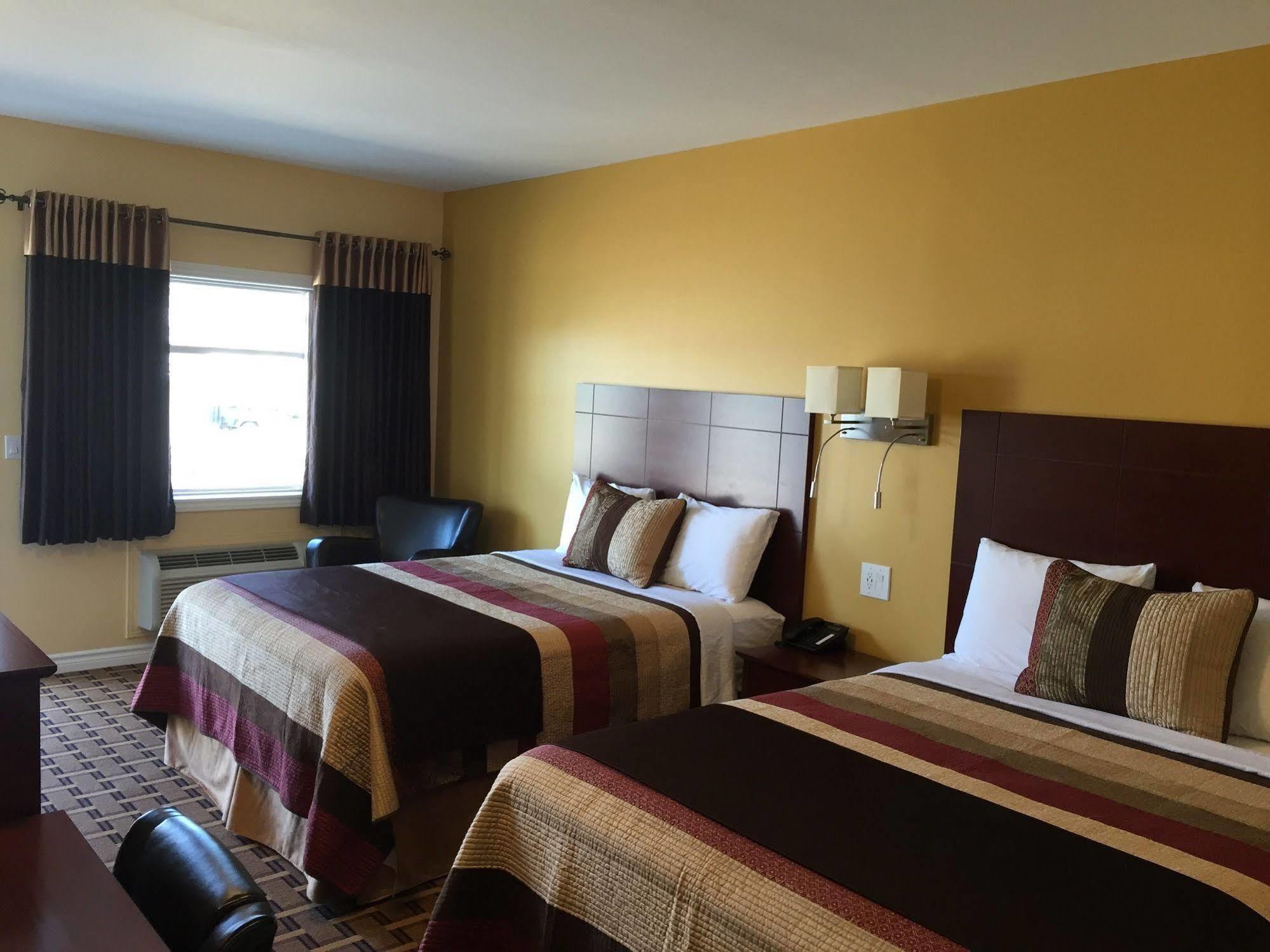 Fox Motor Inn Greater Napanee Zewnętrze zdjęcie