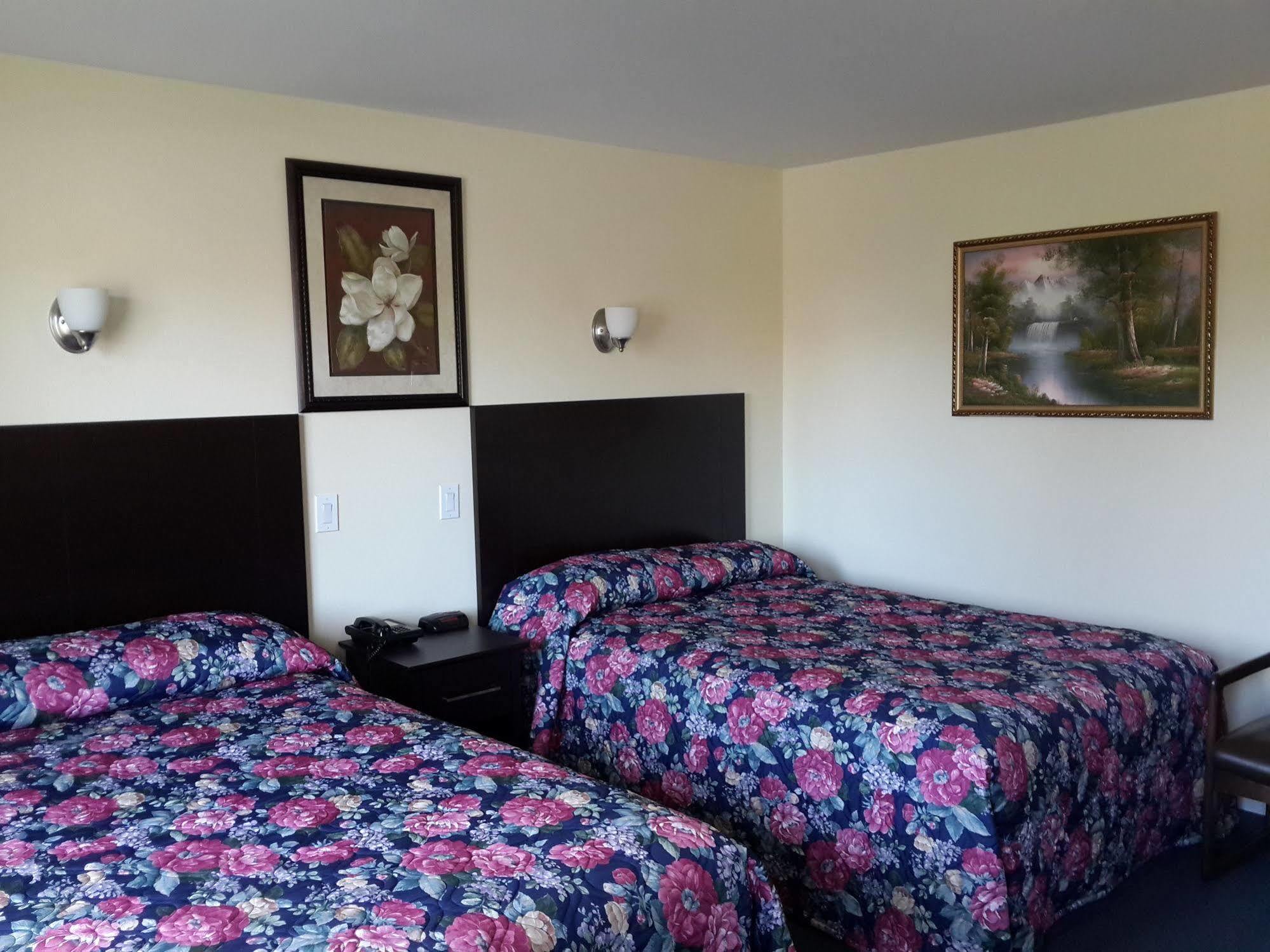 Fox Motor Inn Greater Napanee Zewnętrze zdjęcie