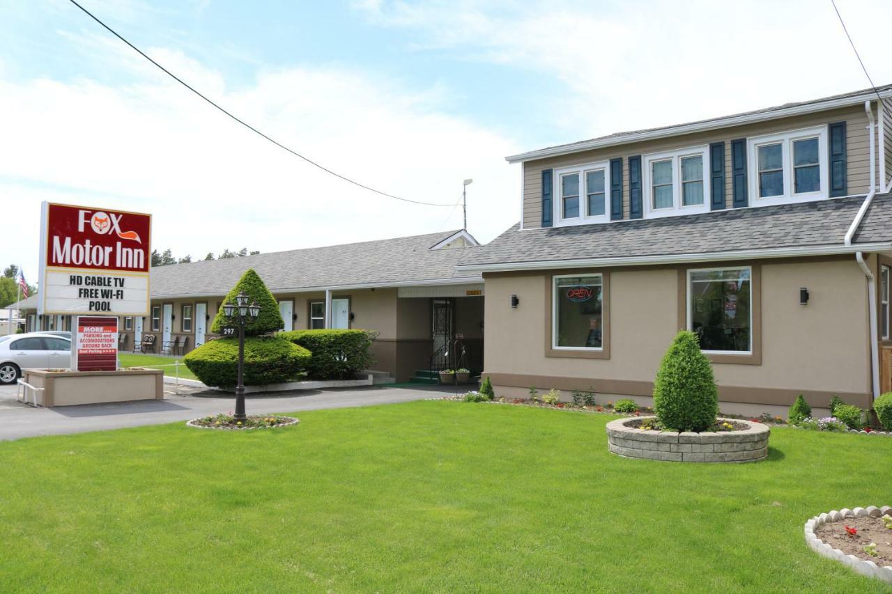Fox Motor Inn Greater Napanee Zewnętrze zdjęcie