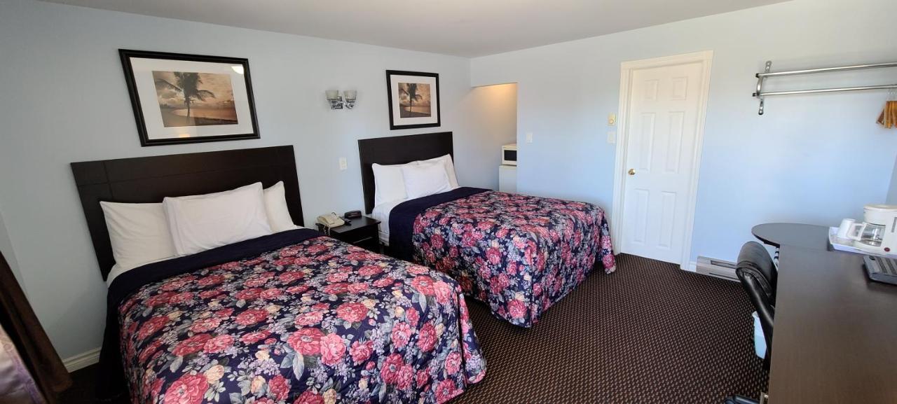 Fox Motor Inn Greater Napanee Zewnętrze zdjęcie